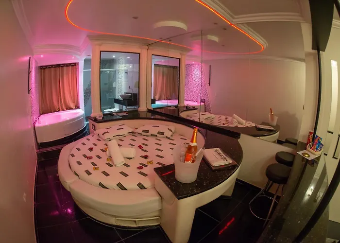 Manhattan (adults Only)